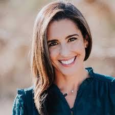 Casandra Velarde's Instagram, Twitter & Facebook