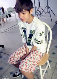 Tons of awesome bts v wallpapers to download for free. Jungkook Ø¹Ù„Ù‰ ØªÙˆÙŠØªØ± 2013 2020 Tete Taehyung