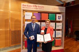 Die kindertagesstätten sollen vom 6. Bmfsfj Hessen Unterzeichnet Gute Kita Vertrag