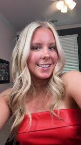 Elsa Vaughn's Instagram, Twitter & Facebook