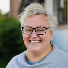 Sharon Dickens's Instagram, Twitter & Facebook