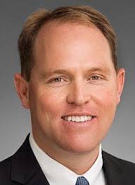 Veteran bankers take top postings