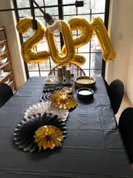 The hard work is over, and now it's time to celebrate. Must Have Decorations For An Easy Graduation Party 2021