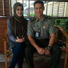 Tonton online drama sayangku kapten mukhriz episod 9. Download Sayangku Kapten Mukhriz
