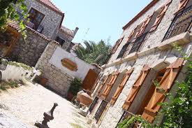 Akdeniz bölgesinde gezilecek yeler, akdeniz bölgesinin turistik yerleri, akdeniz bölgesi turizmi, akdeniz bölgesindek doğal güzellikleri ve gezilecek. Alacati Nin Tarihi Dokusu Tas Evler Izmir Dergisi Yasasin Dergicilik