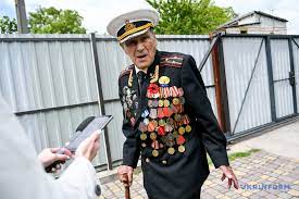 Ветеран іван залужний втратив внука у війні на сході україни» («вечная слава героям! Tanci Ta Orkestr Veteran Ivan Zaluzhnij Vidznachiv 101 J Den Narodzhennya