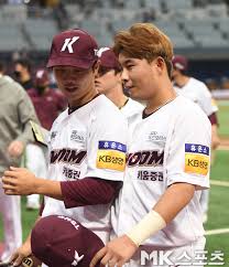 Everyone likes baseball and baseball cheering selected, anytime, anywhere now sonan feel the excitement of the ballpark! ì†¡ìš°í˜„ ê¸°ë¶„ ì¢‹ì€ë¯¸ì†Œ Mkí¬í†  ë„¤ì´íŠ¸ë‰´ìŠ¤