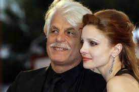 Senza di lei sarei perduto dopo la fine del matrimonio con simona stefanelli, michele placido incontra federica vincenti.dal loro amore nel. Michele Placido And Federica Vincenti Photos Michele Placido And Federica Vincenti Picture Gallery Famousfix