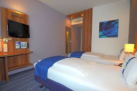 Paul guests can relax in the indoor pool or jacuzzi. Holiday Inn Express Hamburg St Pauli Messe Rates From Usd82