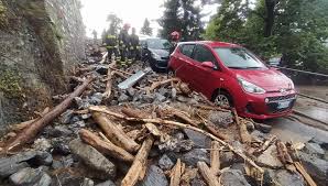 They have also lived in colchester, ct and moultonborough, nh. Maltempo Frana A Blevio Lariana Non Praticabile Danni In Tutta La Provincia Cronaca Albese Con Cassano