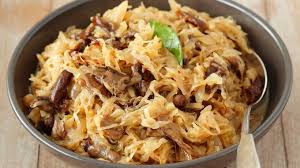 Bigos Polnisches Rezept Fur Sauerkraut Mit Wurst Speck Rezept Bigos Rezept Polnische Rezepte Sauerkraut