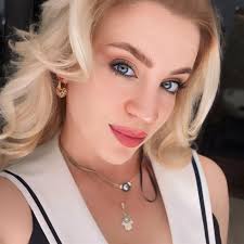 22 yaşında kız 44 yaşında erkek ilişkisi