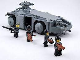 After encountering the aliens the marines used the apc to retreat to the safe zone. Colonial Marines Apc Power Loader From Aliens By Larry Lars The Brothers Brick The Brothers Brick