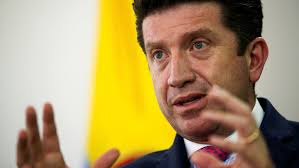 #colombia con dolorosos testimonios de víctimas y familiares de víctimas de estado arrancó la moción de censura al min. Mvav G0h5bsulm