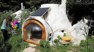 Yourte Container Maison Flottante Quel Type D Habitat Alternatif Est Fait Pour Vous Maison Ecologique Kerterre Geonef