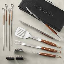 And this 20 piece set conveniently comes in a stylish and durable aluminum carrying case. Cuisinart 20 Piece Deluxe Grill Tool Set Williams Sonoma