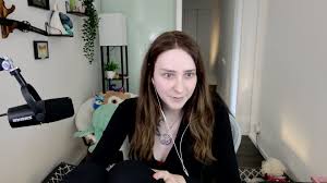 EXCLUSIVE interview with transgender e-girl kiyana vi kiyanaworldwide -  Twitch