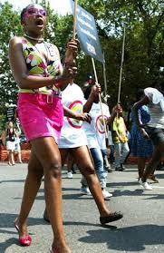 On pourrait penser qu'il y a eu du crêpage de chignons entre les fill. Sous Les Jupes Des Filles Madame Figaro