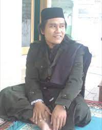 Miftah maulana habiburrohman alias gus miftah ini memiliki jalan hidupnya sebagai penceramah agama. Melihat Gaya Berpakaian Gus Miftah Kiai Yang Beri Ceramah Di Diskotek Bali Okezone Lifestyle