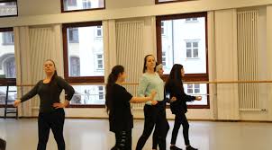 His mother, mary arden, was the daughter of a wealthy landowner from a neighboring village. William Shakespeare Projekte Der Kulturellen Bildung Fur Jugendliche Im Kreisjugendring Munchen Stadt
