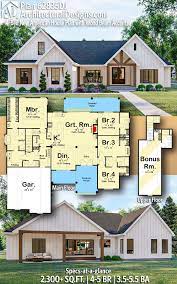 Everybody loves house plans with photos! Plan 62835dj 4 Bed New American House Plan With Wood Beam Accents Architectural Design House Plans House Plans American House Plans