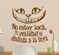 Shakira] él está por mí y por yo no tengo la culpa de que tú te enamore' mientras él te compra flores yo compro cond— (uh!) yo soy loca con mi tigre cuantas más rayas mejor y mira. Vinilo Gato Alicia No Estoy Loca Tenvinilo