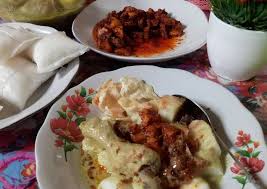 Biasanya, hidangan yang populer di nusantara ini juga disajikan bersama dengan ketupat dan sayur labu siam. Resep Lontong Opor Ayam Sambal Ekonomis Untuk Jualan