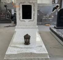 15 Most Durable Colors of Granite Headstones | with Price