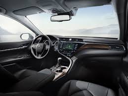 Transmisión automática tracción delantera gasolina color blanco. El Toyota Camry Ya Tiene Precios Y Gama En Espana Desde 32 300 Euros