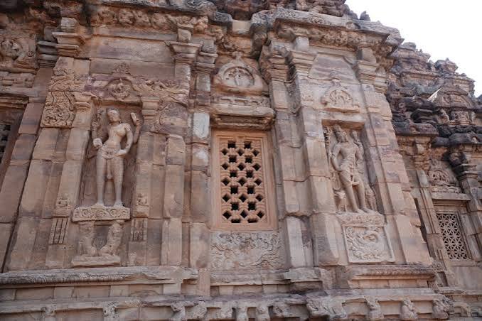 Virupaksha & Mallikarjuna: Twin Temples of Pattadakal – Peaks to Palaces