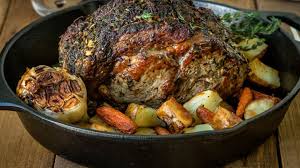 Standing tall on a serving platter ready to be carved, its dark, crisp exterior promises a tender, rosy interior full of intense beefy flavor. Boneless Prime Rib Roast With Herbs And Vegetables Recipe Quericavida Com