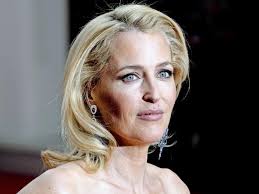 Gillian anderson and real life partner peter morgan set ground rules for working together on the crowncredit: The Crown Gillian Anderson Soll Margaret Thatcher Spielen In Der Royal Serie Spielen