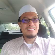 TIPS UNTUK BAHAGIA Pandangan malah kutukan orang pada kita, tidak  menggambarkan diri kita yang sebenar. Mereka tidak pernah tahu kehidupan  kita. Mereka tidak pernah ambil berat dengan susah senang kita. Pergi  jahanam