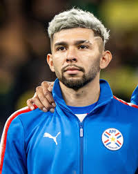 Con 49 años, Nelson Bernal fue el portero del 12 de Octubre en los últimos  minutos del juego con Sol de América. El preparador de arqueros volvió para  ser el más longevo