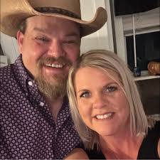 Elisa Daniels's Instagram, Twitter & Facebook