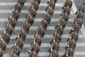 A set of 21 photos have been made at that time, showing events just before the romanian army forces opened fire. Generali MulÈ›i Afaceri Mari ArmatÄƒ SÄƒracÄƒ