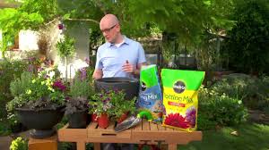 These types of soil will continue to release nitrogen to your plant roots for up to 6 months. Miracle Gro Moisture Control Potting Mix Sam S Club