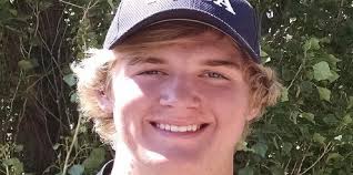 Pampa's Floyd, Vega boys highlight day one of regionals