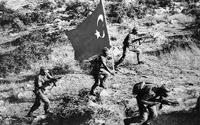 Ήταν η ώρα που ξεκίνησε η τουρκική εισβολή . 20 Ioylioy 1974 H Toyrkia Eisballei Sthn Kypro Hmerodromos