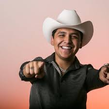 Christian nodal, nació en caborca, sonora, en una familia de músicos. En Pleno Cachete Christian Nodal Se Tatua Belinda De Nuevo Show News