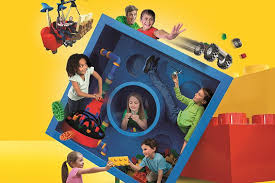 Een grote rode led klok telt het legoland discovery center in oberhausen is volledig indoor. Legoland Discovery Centre Oberhausen