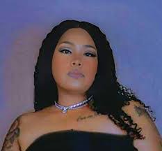 Denise Gregory's Instagram, Twitter & Facebook