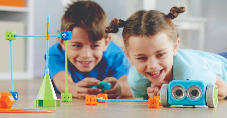 Kids coding robots