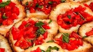 Fatta di ingredienti semplici e di facile preparazione. Ricetta Panzanella Alla Romana