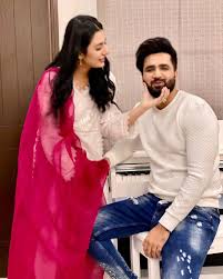 According to sarah's insta, her mother was not well and passed away. Falak Shabir And Wife Sarah Are Expecting Their First Child Together Showbiz Pakistan