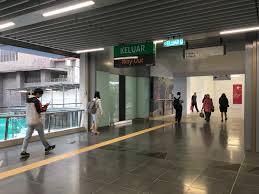 Although the station definitely made the beloved mall more accessible, many commuters had to take shuttle buses to get there since it wasn't directly linked to 1 utama. File Sbk Line Bandar Utama Entrance B 17 Jpg Wikipedia