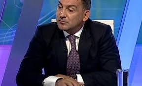 Sică dumitrescu, fiul fostului fotbalist ilie dumitrescu, a fost trimis în judecată de diicot pentru trafic de droguri, el fiind acuzat că a vândut cocaină unei persoane care colabora cu procurorii şi unui investigator sub acoperire, în apropierea unui local din centrul vechi al capitalei. Toto Fiul Lui Ilie Dumitrescu Are Covid 19 De Profesie Actor El Ar Fi Luat Virusul De La Marcel Pavel Stiri Pe Surse Cele Mai Noi Stiri