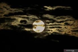 Fenomena alam aneh tanda kiamat biasanya mempunyai penyebab dan penjelasan ilmiahnya. Malam Ini Fenomena Supermoon Terakhir Pada 2020 Antara News