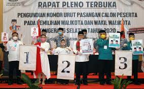 Ketika suami pergi kerja istri enakan berduaan dan mesra dengan calon mertua. Hasil Real Count Pilkada 2020 Di Daerah Banten Dinasti Atut Berjaya Kabar24 Bisnis Com