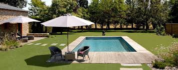 amenagement de la piscine avec terrasse bois piscine et jardin deco piscine petite piscine
